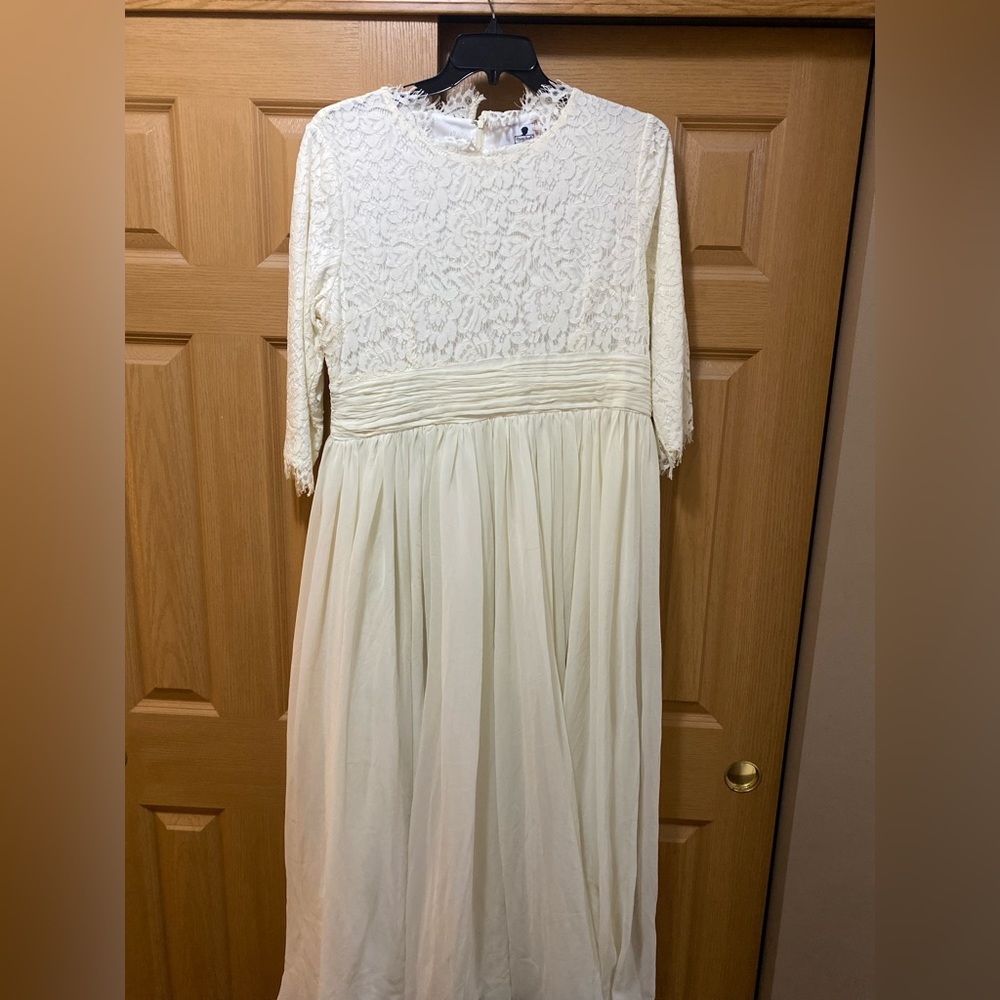 Dainty Jewell’s Cream Dress